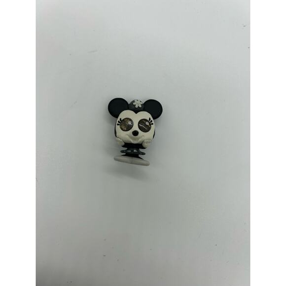 Disney Doorables Series 6 Black & White Minnie Mouse Miniature Figure Just Play - Picture 1 of 3
